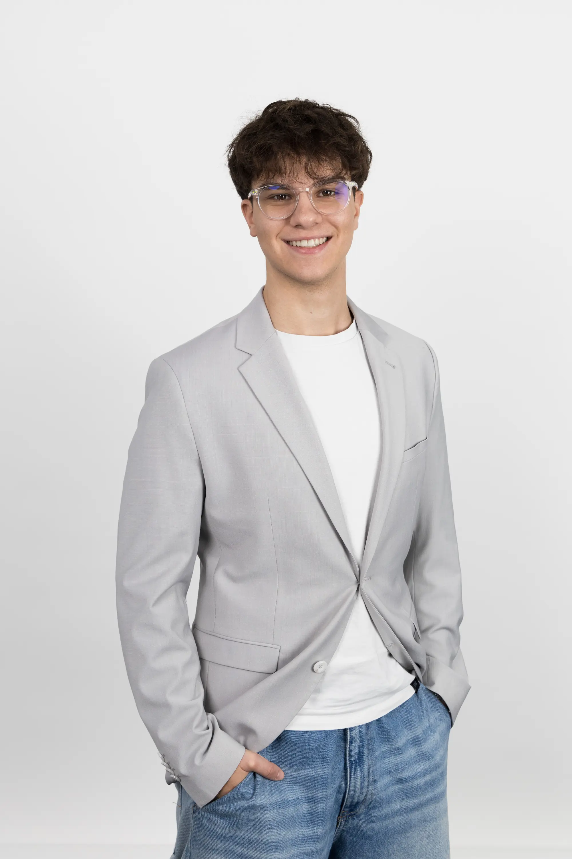 Simon Tscherne, standing portrait